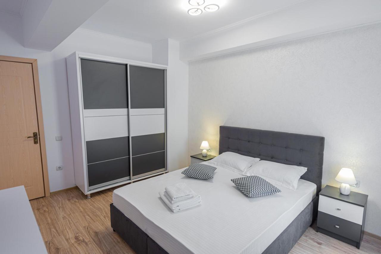 Moonlight Sky Mamaia Apartment Экстерьер фото